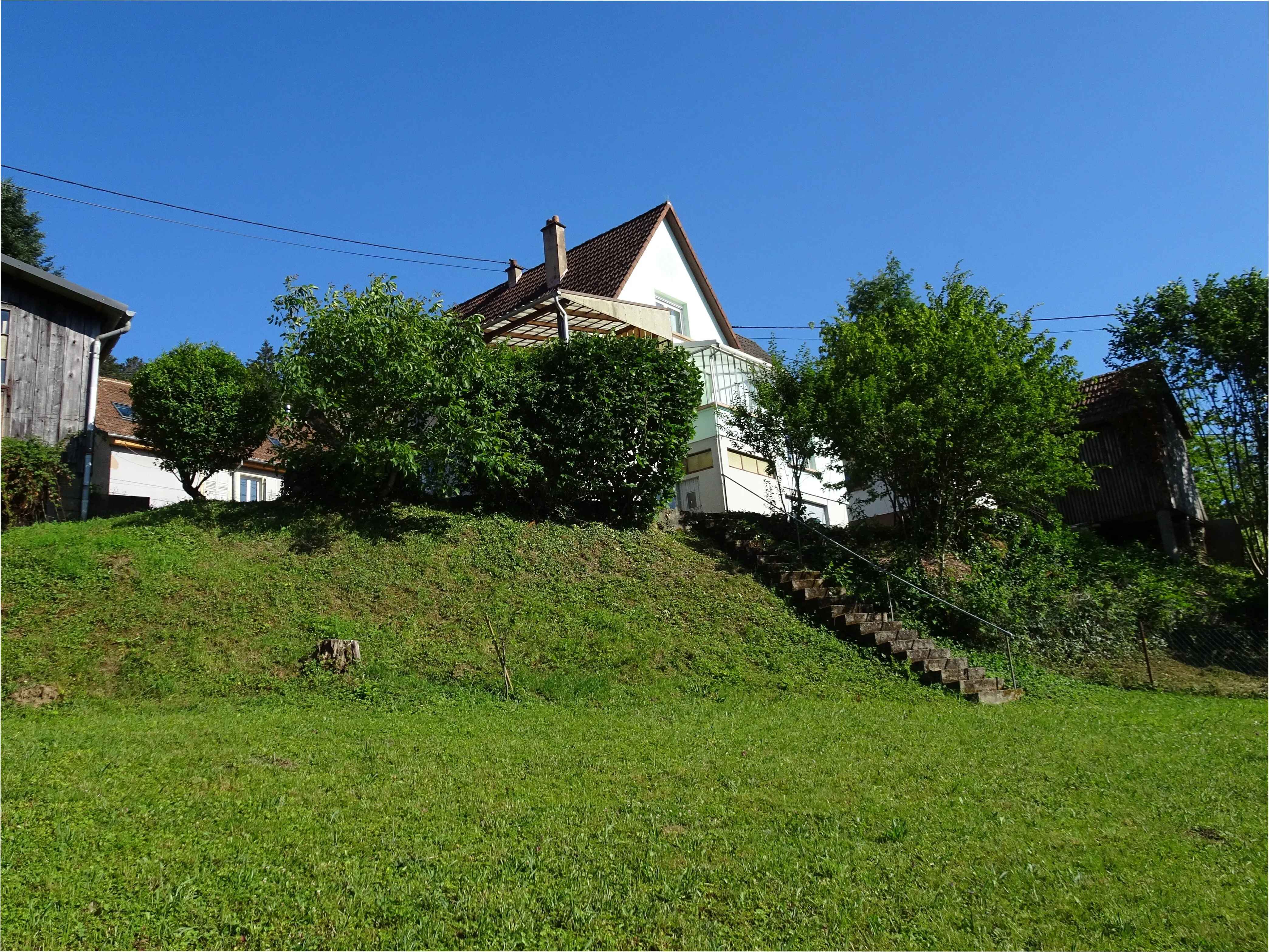 Front of the house and access